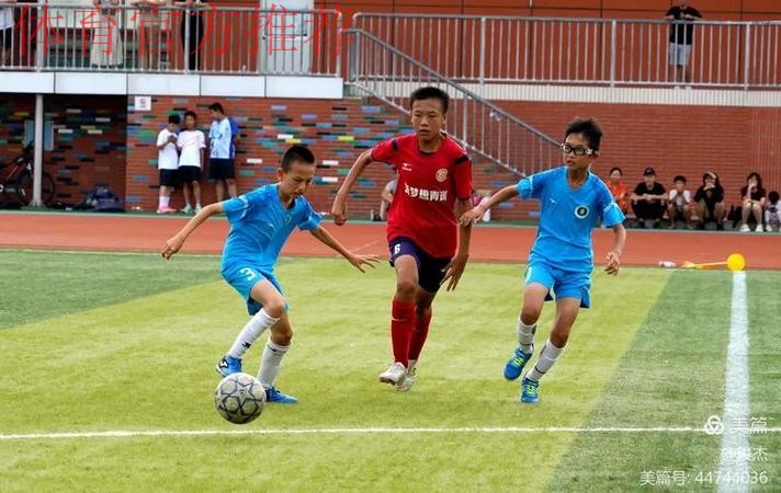 传递足球梦想 五超联赛进校园活动走进滨州实验学校